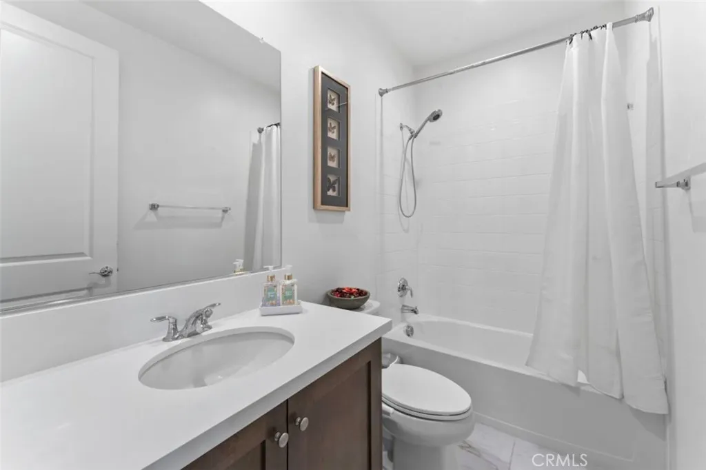 Saugus, California 91350, United States, 5 Bedrooms Bedrooms, ,3 BathroomsBathrooms,Residential,Active,179505