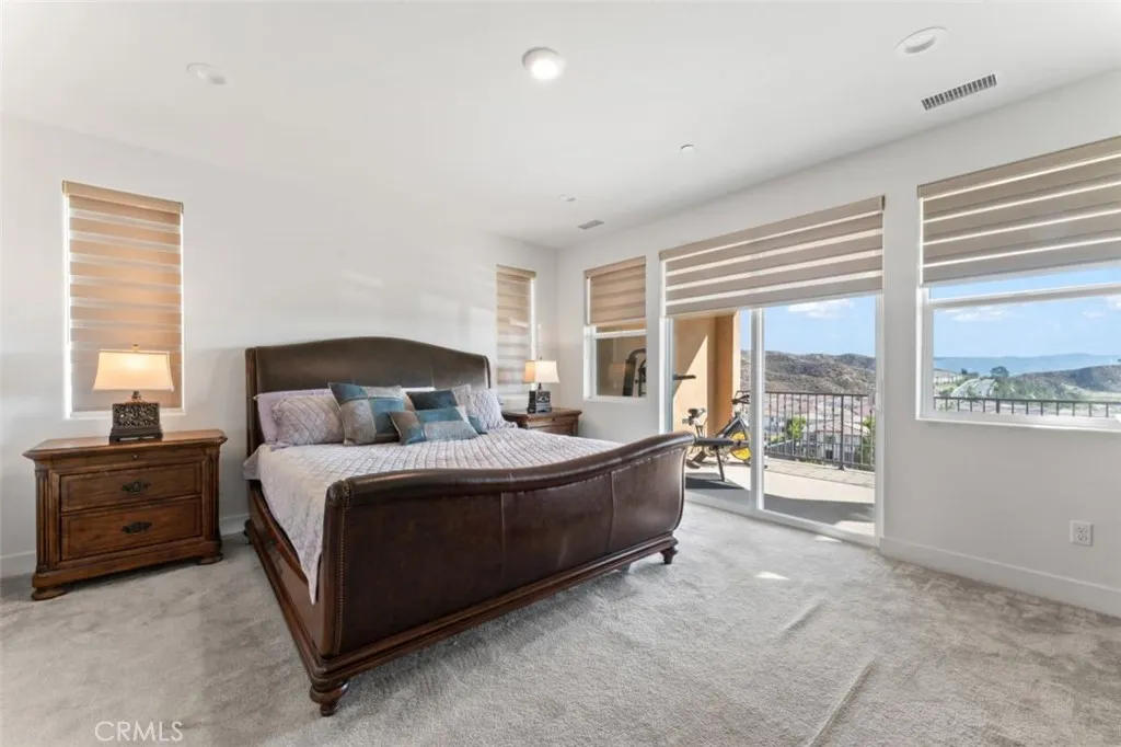 Saugus, California 91350, United States, 5 Bedrooms Bedrooms, ,3 BathroomsBathrooms,Residential,Active,179505