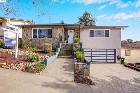 Photo of 18286 Center St, Castro Valley, CA 94546 (MLS # 41130283)