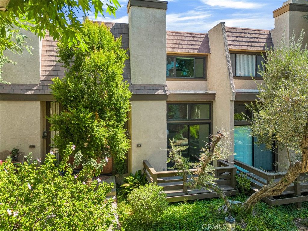 Photo of 9000 Vanalden Avenue #176, Northridge, CA 91324 (MLS # SR25171621)