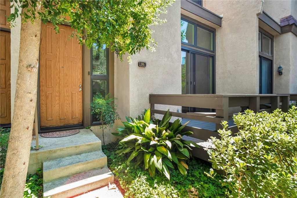 Photo of 9000 Vanalden Avenue #176, Northridge, CA 91324 (MLS # SR25171621)