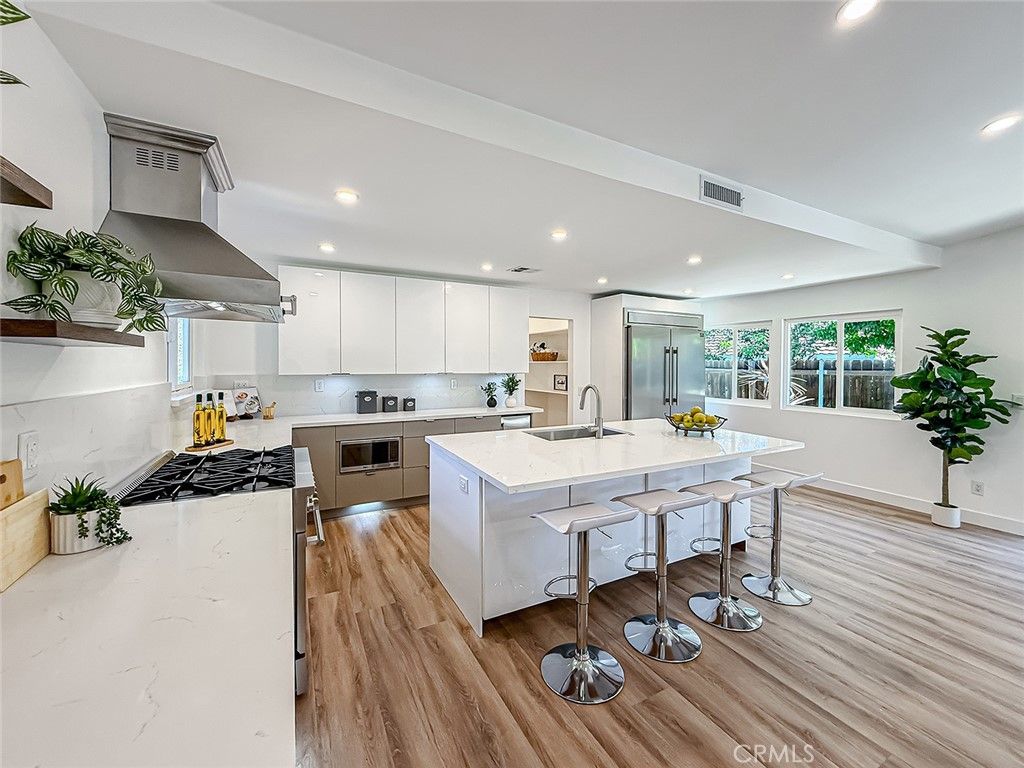 Photo of 4627 Willens Avenue, Woodland Hills, CA 91364 (MLS # SR25275474)