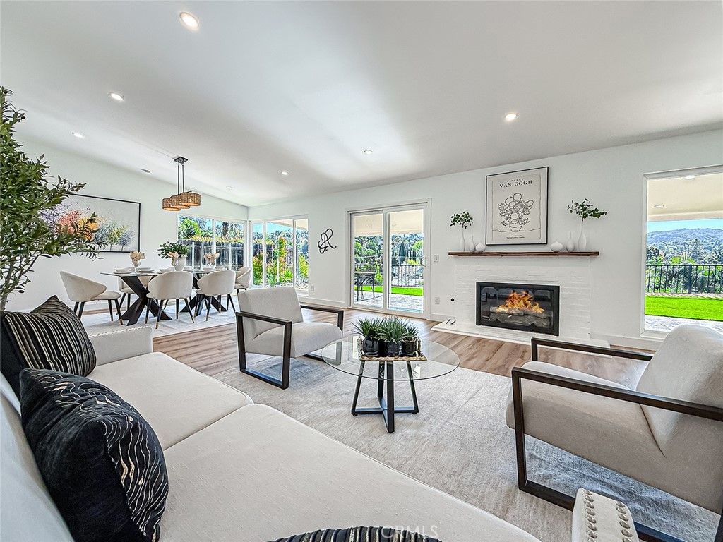 Photo of 4627 Willens Avenue, Woodland Hills, CA 91364 (MLS # SR25275474)