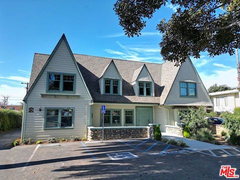 Photo of 2739 S Budlong Avenue, Los Angeles, CA 90007 (MLS # 25507991)