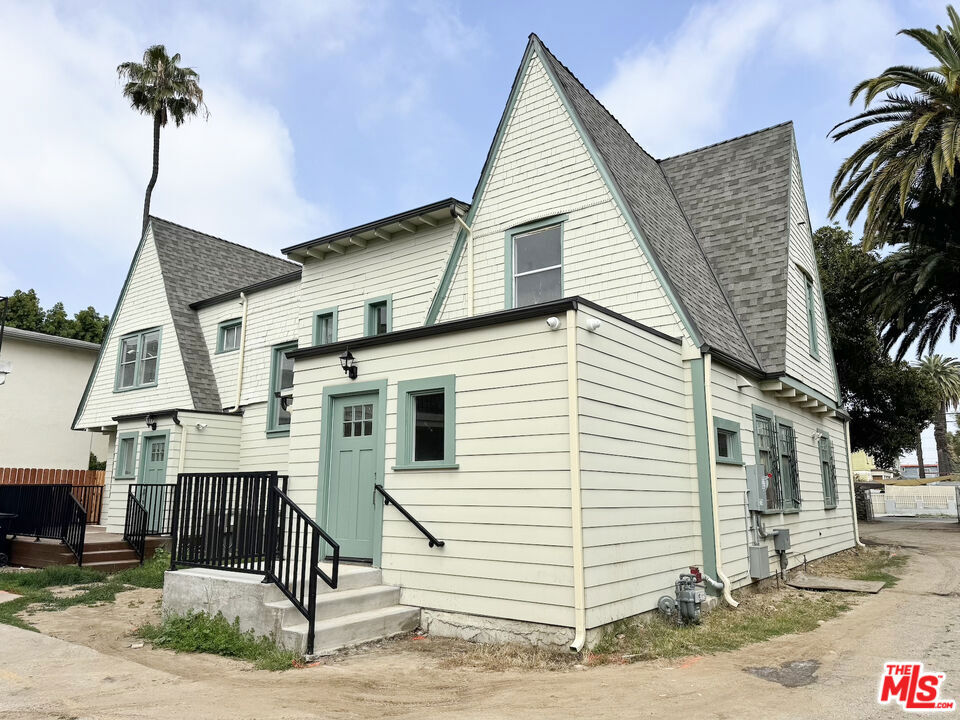 Gorgeous 11-bedroom 9-bath house available for lease PER-ROOM within the USC DPS security patrol boundary. Completely and fully remodeled bottom-to-top, from foundation to roof. Bright, spacious and splendid. Most amazingly, all utilities are included along with bi-weekly common area cleaning services!!! The house will be delivered brand new, including new foundation, roof, fresh paint job, windows, flooring, bathrooms, kitchen, and also brand-new appliances such as range/oven, refrigerator, microwave, washer/dryer. Location, location, location!!! Primely located close in proximity to USC campus, Downtown LA, and Koreatown. Absolutely perfect opportunity for persons in search of housing for the upcoming year. Safety, safety, safety!!! Situated smack dab in the middle of the USC DPS patrol boundary. The cherry-on-top is that the complete and full remodeling of the entire unit was finished up as of 2024 and that the tenant will not have to pay a single penny for utilities. There is a wide selection of options to choose from 11 rooms starting at $1,000 based on size and room type; 5 rooms are suites with their own bathroom and built-in closet. Short-term 3-month minimum lease welcome as well. This house is the perfect fit you've been searching for. Nothing beats the feeling of a brand-new house. Come put your housing concerns to rest!!!