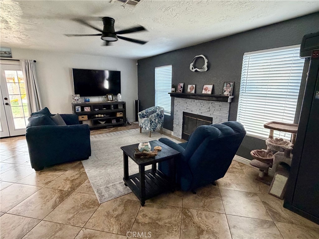 221 Mariposa Trail