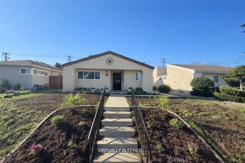 Photo of 506 W Olive Street, Corona, CA 92882 (MLS # SR26054842)