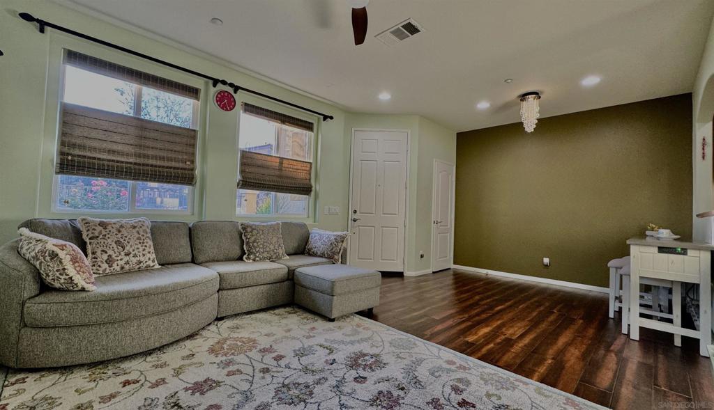 10410 Duxbury Ln Unit 4