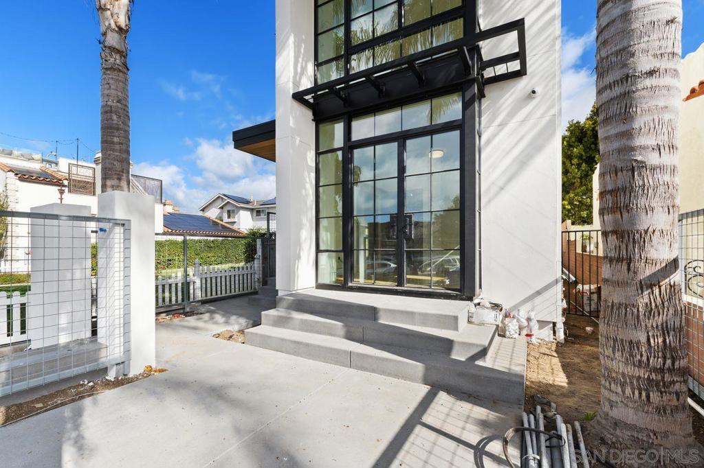 7431 Draper Ave