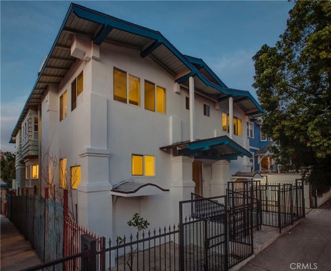 Photo of 2765 W 8th ST, Los Angeles, CA 90005 (MLS # PW26175998)