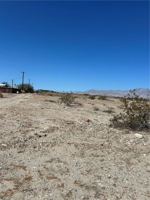 Photo of 1055 Sea Shore Avenue, Thermal, CA 92274 (MLS # DW26190485)