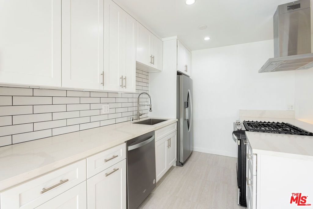 Photo of 2313 5th Street #2, Santa Monica, CA 90405 (MLS # 26653887)