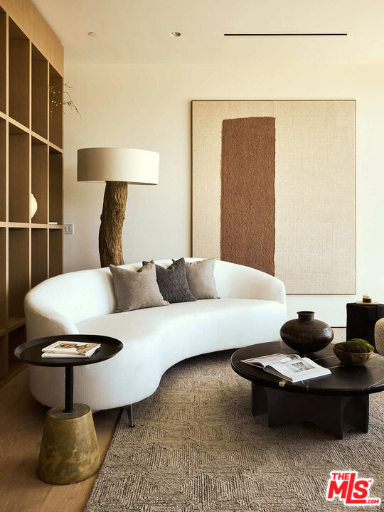8899 Beverly Boulevard 9D