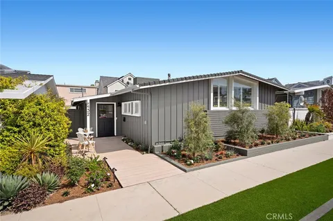 432 Seville Avenue, Newport Beach, CA 92661 - MLS#: NP25080183
