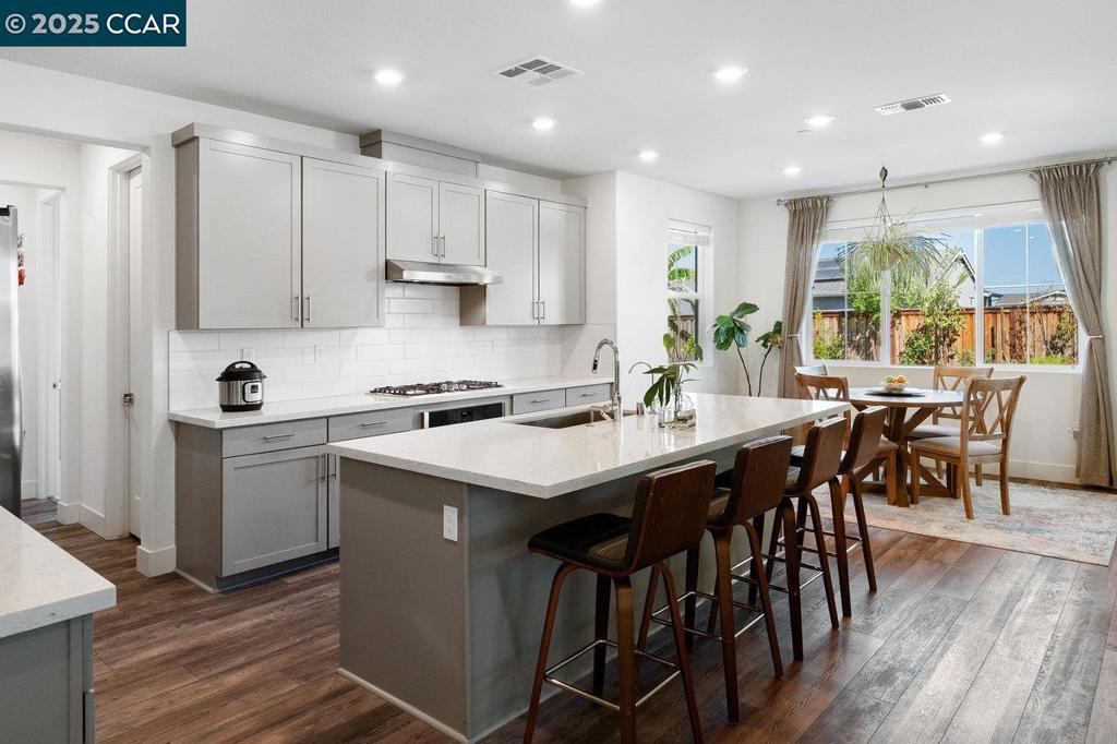 TRACY PARK - Residential