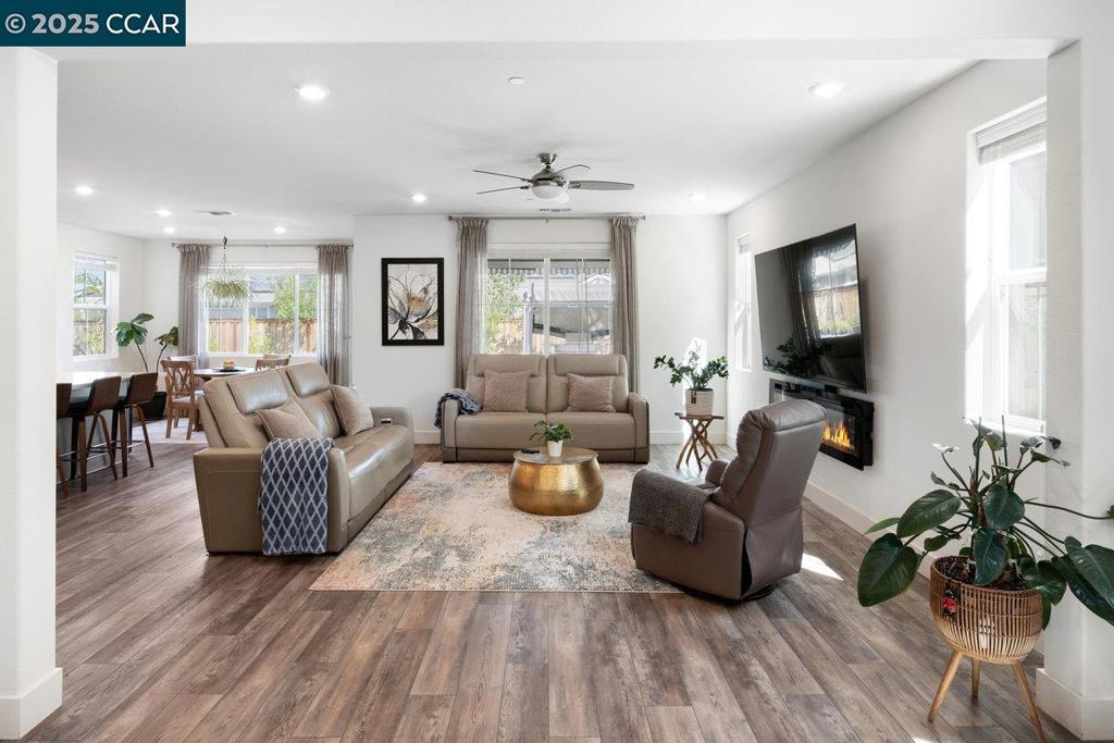 TRACY PARK - Residential
