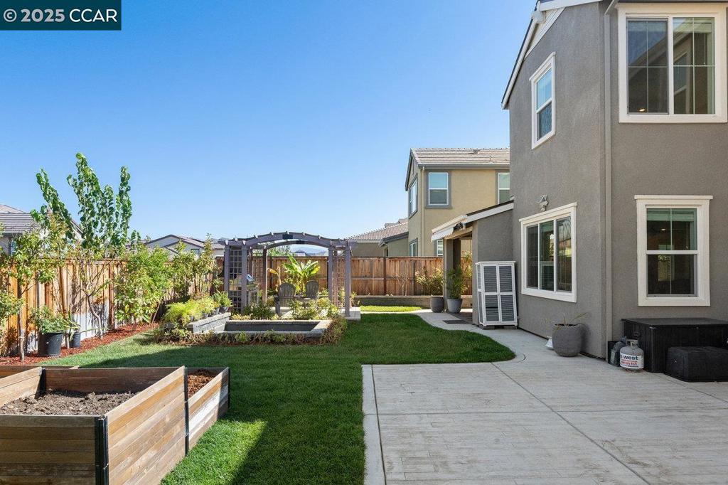 TRACY PARK - Residential