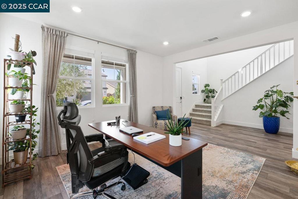 TRACY PARK - Residential