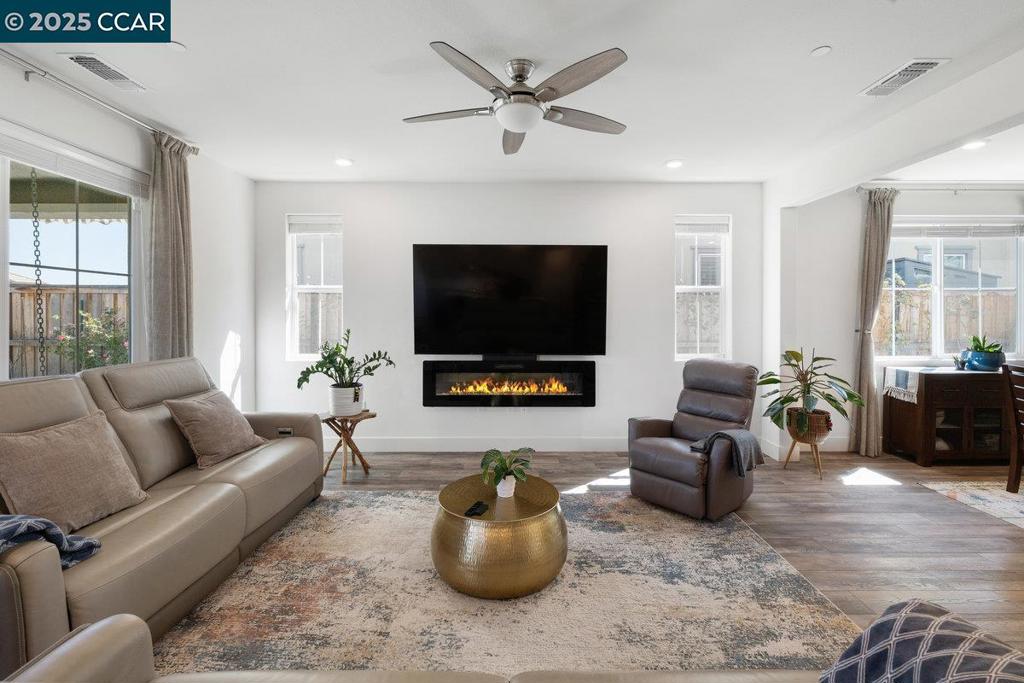 TRACY PARK - Residential