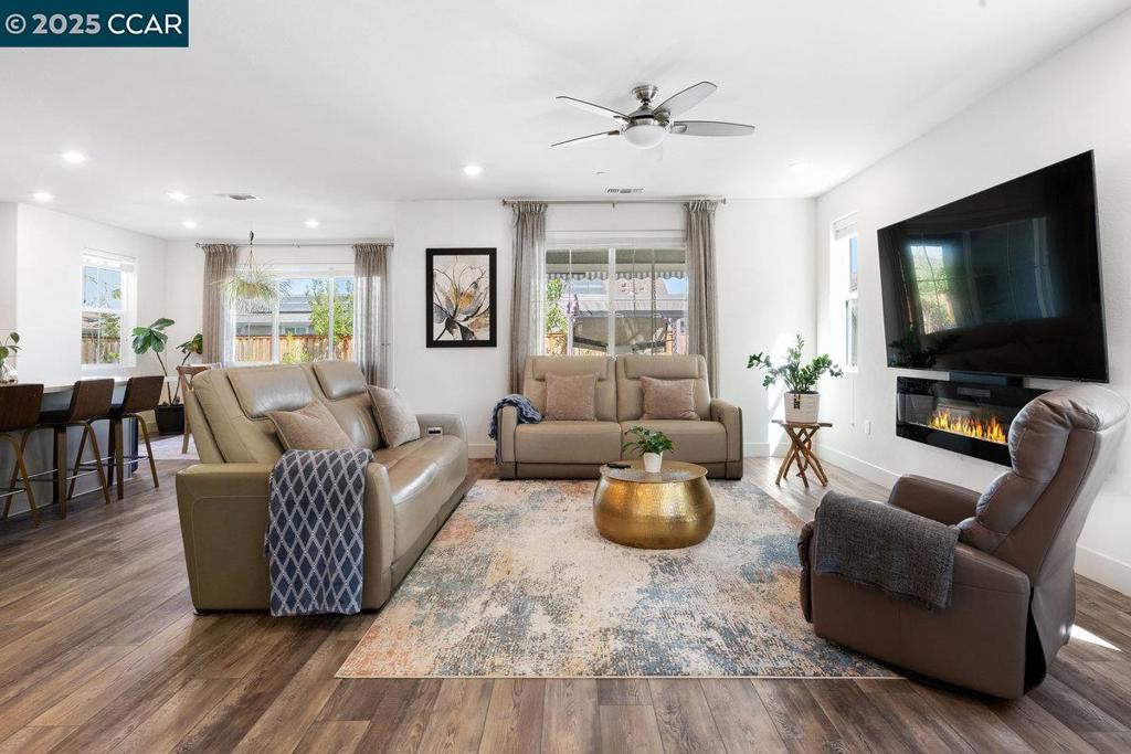 TRACY PARK - Residential