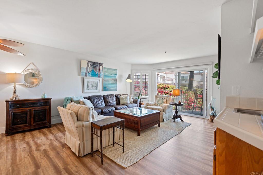 600 N The Strand 3