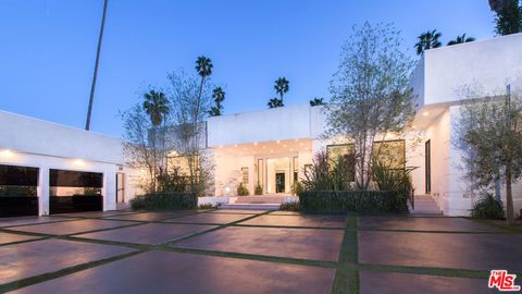 Photo of 900 N HILLCREST Road, Beverly Hills, CA 90210 (MLS # 25547185) Photo of 900 N HILLCREST Road, Beverly Hills, CA 90210 (MLS # 25547185)