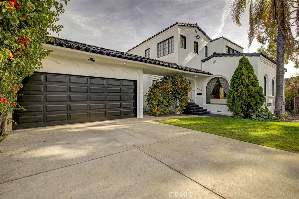606 Galer Pl