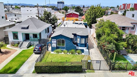 Photo of 1283 W 36th Street, Los Angeles, CA 90007 (MLS # 26849769)