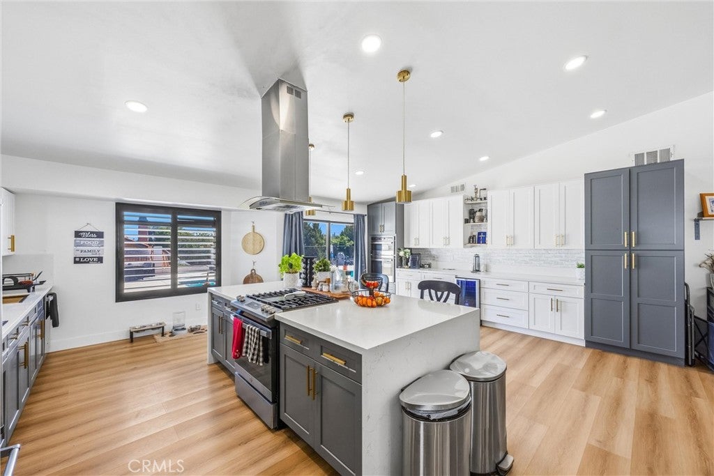 2411 Peacock Lane