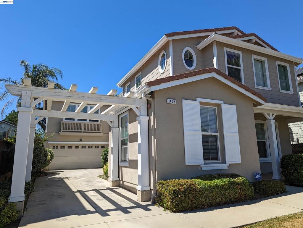 1455 Paradise Ln