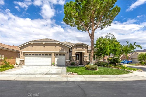 Photo of 10041 El Dorado St, Apple Valley, CA 92308 (MLS # HD26160178)