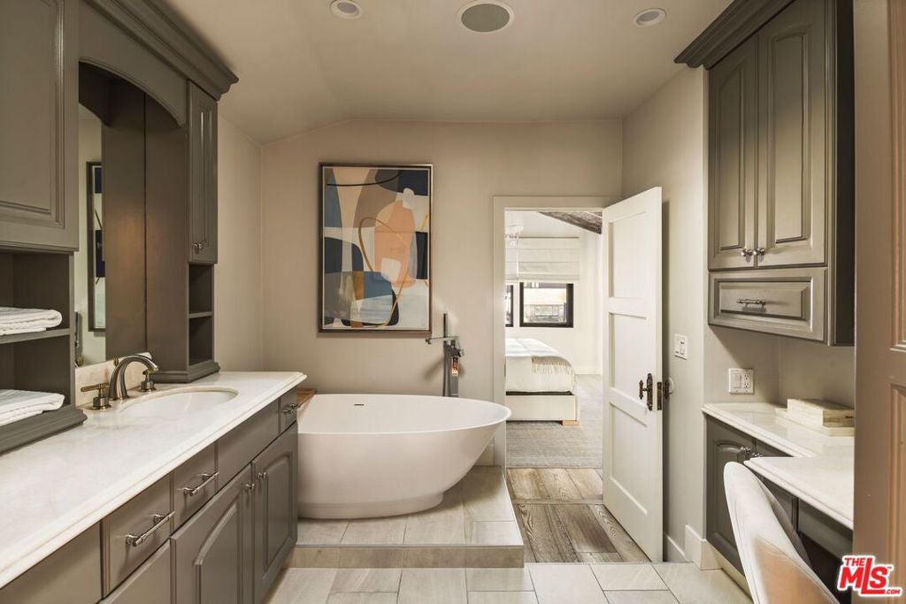305 Grand Canal 8, Newport Beach CA 92662 - Photo 17