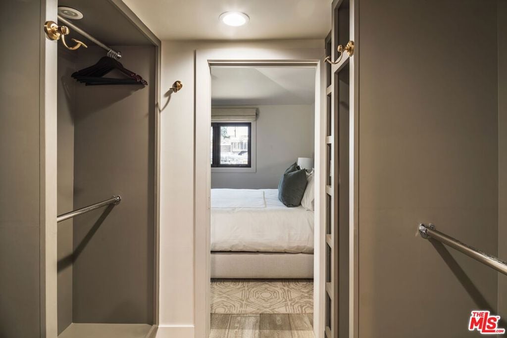 305 Grand Canal 8, Newport Beach CA 92662 - Photo 19