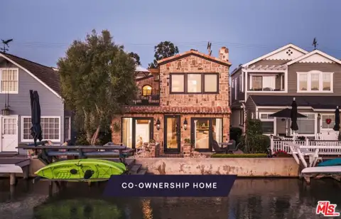 305 Grand Canal Unit 8, Newport Beach, CA 92662 - MLS#: 26850773