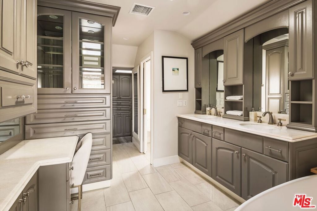 305 Grand Canal 8, Newport Beach CA 92662 - Photo 21