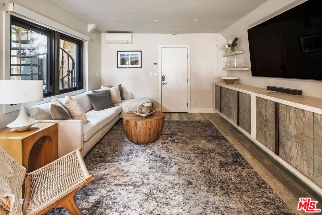 305 Grand Canal 8, Newport Beach CA 92662 - Photo 13