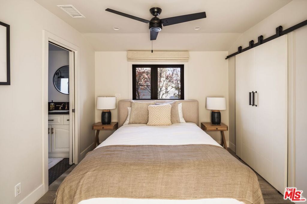 305 Grand Canal 8, Newport Beach CA 92662 - Photo 23