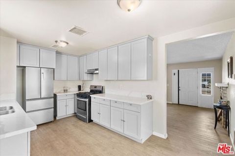 Photo of 40611 178th Street, Lancaster, CA 93535 (MLS # 25549083) Photo of 40611 178th Street, Lancaster, CA 93535 (MLS # 25549083)