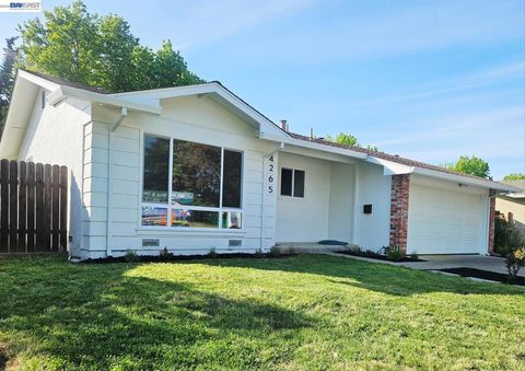 Photo of 4265 Tehama Ave Ave, Fremont, CA 94538 (MLS # 41133160)