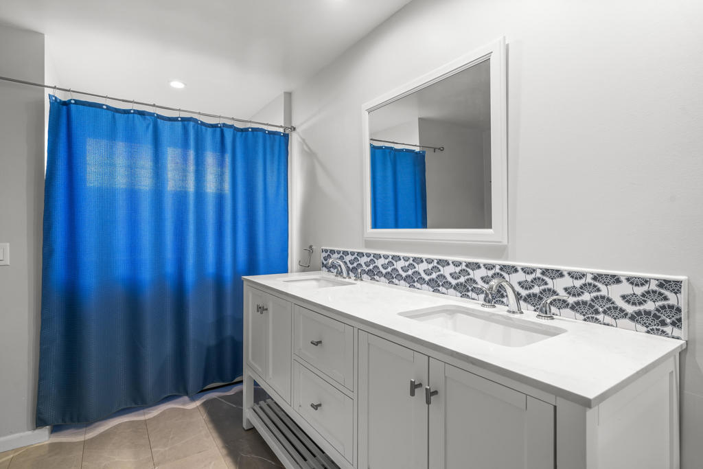 Casa Dorado - Residential