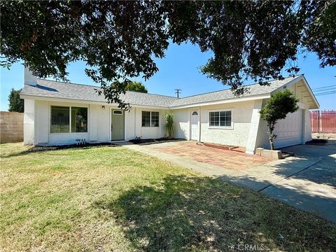 Photo of 7702 Newport Ct Ct, Fontana, CA 92336 (MLS # IG25217554) Photo of 7702 Newport Ct Ct, Fontana, CA 92336 (MLS # IG25217554)