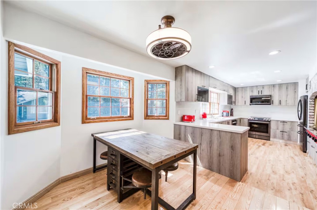 Big Bear Lake, California, 92315, United States, 4 Bedrooms Bedrooms, ,4 BathroomsBathrooms,Residential,Active,1999274