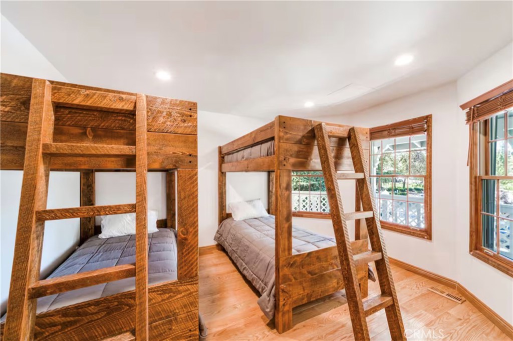 Big Bear Lake, California, 92315, United States, 4 Bedrooms Bedrooms, ,4 BathroomsBathrooms,Residential,Active,1999274