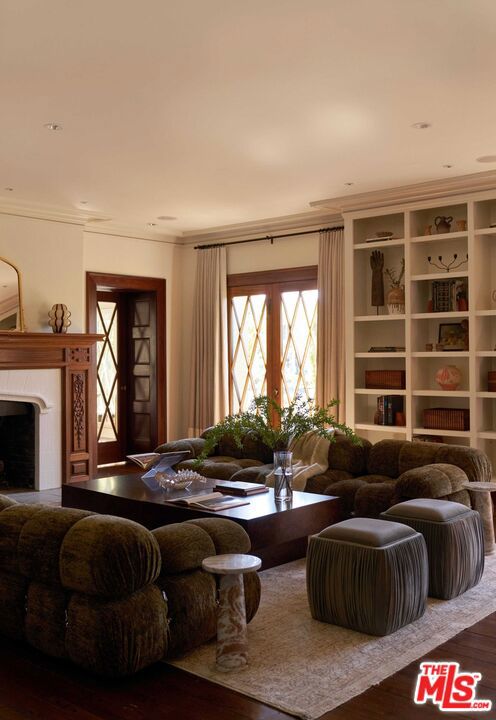 444 S Plymouth Boulevard