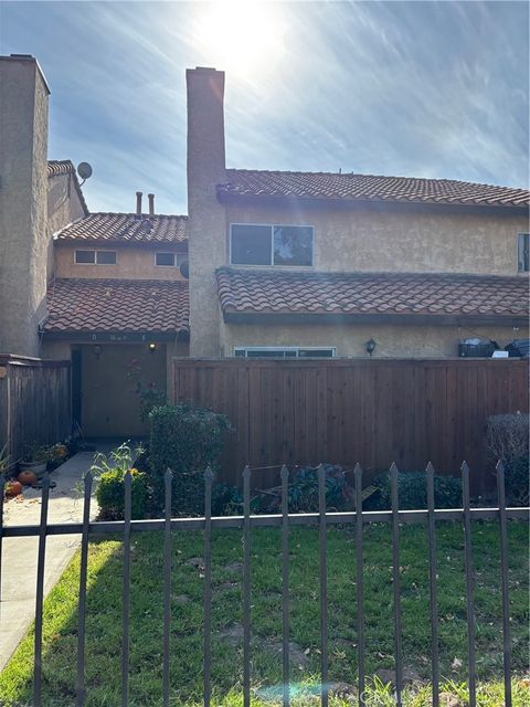 Photo of 16595 Upland Ave #E, Fontana, CA 92335 (MLS # WS26094445)