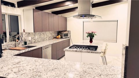 Photo of 19516 Blythe St, Reseda, CA 91335 (MLS # SR26037958)