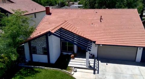 Photo of 44117 Sancroft Avenue E, Lancaster, CA 93535 (MLS # DW26098280)