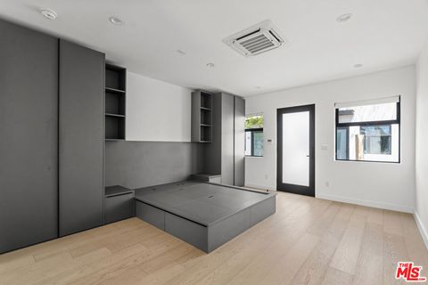 Photo of 1325 Cabrillo Avenue #3, Venice, CA 90291 (MLS # 26663147)