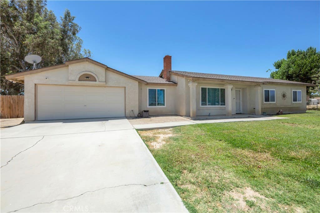Photo of 9742 E Avenue R8, Littlerock, CA 93543 (MLS # SR26126815)
