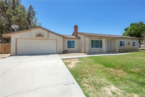 Photo of 9742 E Avenue R8, Littlerock, CA 93543 (MLS # SR26126815)